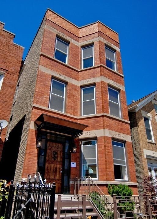 Primary Photo - 1744 W Augusta Blvd