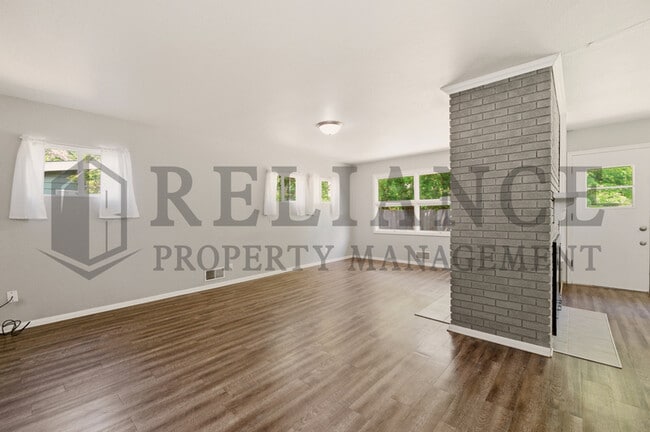 Building Photo - 730 N Chipper Ln
