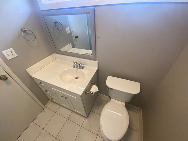 Building Photo - 019WHI