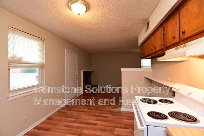 Building Photo - 4355 Central Valley Dr