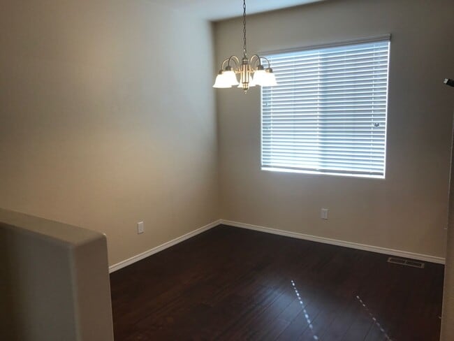 Building Photo - CHARMING 2BD TOWNHOME IN THE VISTAS AT NOR...