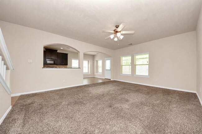 Building Photo - 122 Persimmon Dr