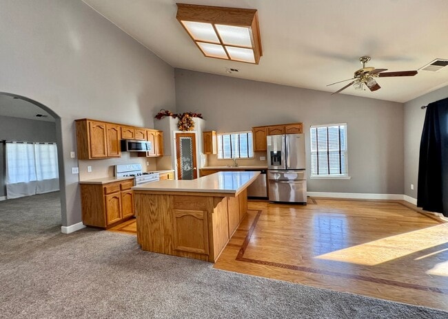 Building Photo - 445 S 19th Ave