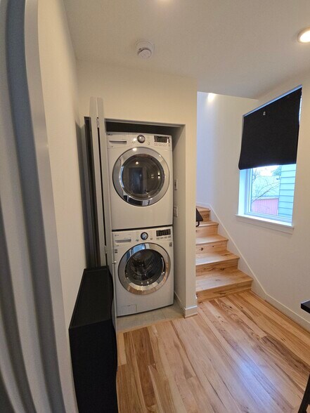 Building Photo - 2420B NW 61st St