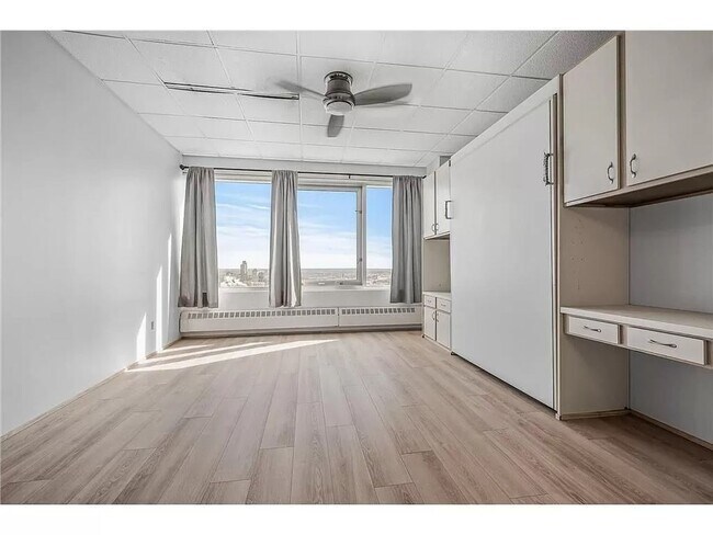 Building Photo - 431 S 7th St