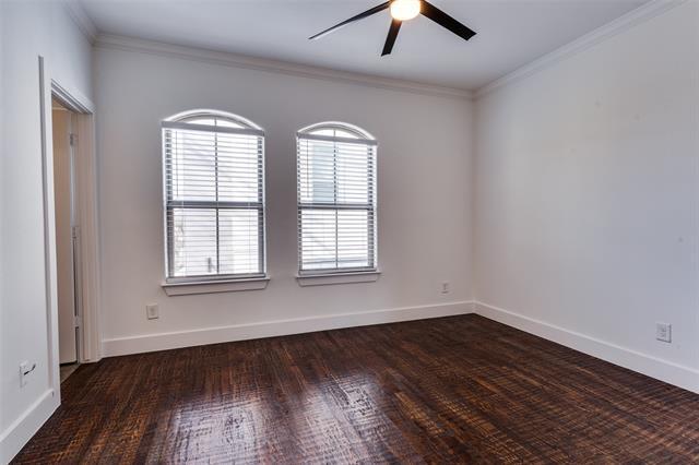 Building Photo - 5922 Ross Ave