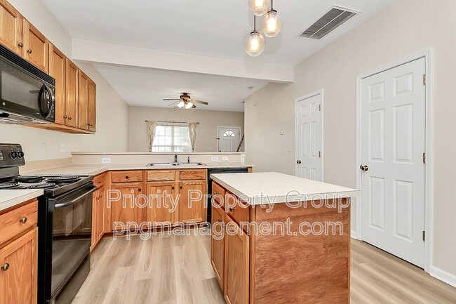 Building Photo - 3055 Golden Dale Ln