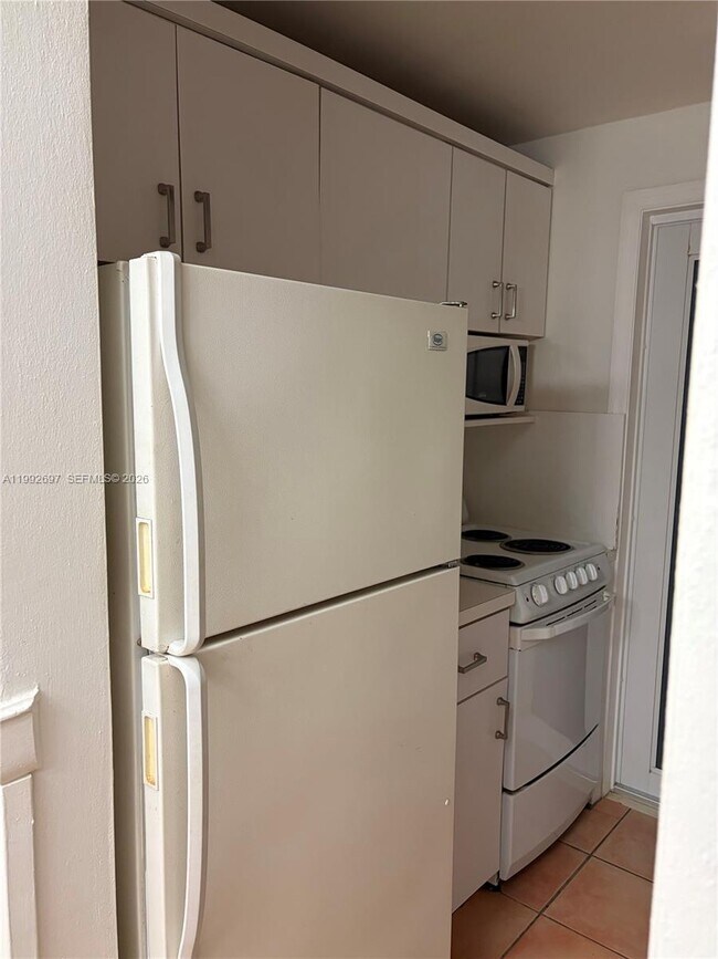 Building Photo - 255 Sunrise Dr