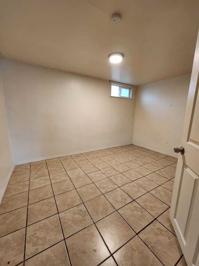 Building Photo - B-Cozy Villa Apartments