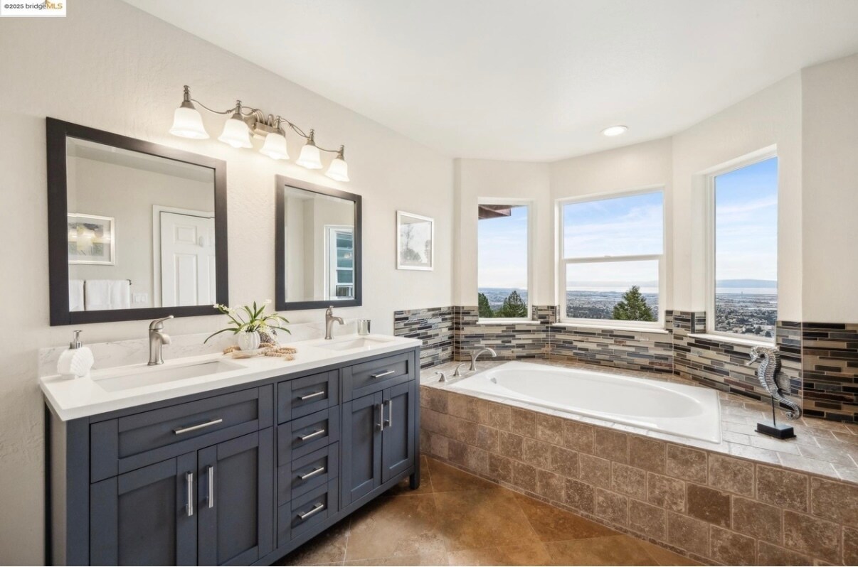 Building Photo - 3333 Brunell Dr