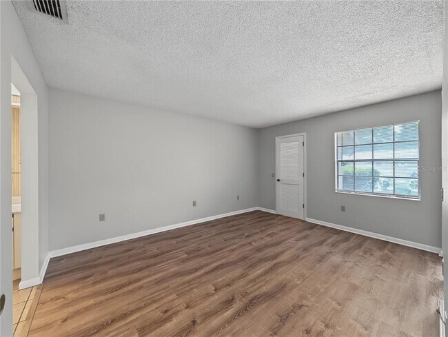 Building Photo - 4554 Morningside