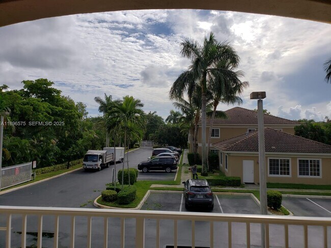 Building Photo - 4950 Washington St