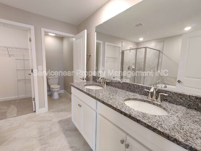 Building Photo - 23300 Willow Glen Way