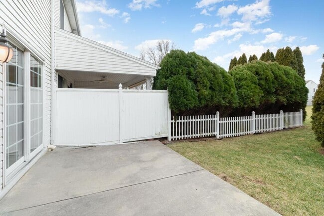 Building Photo - 57 Nottingham Dr