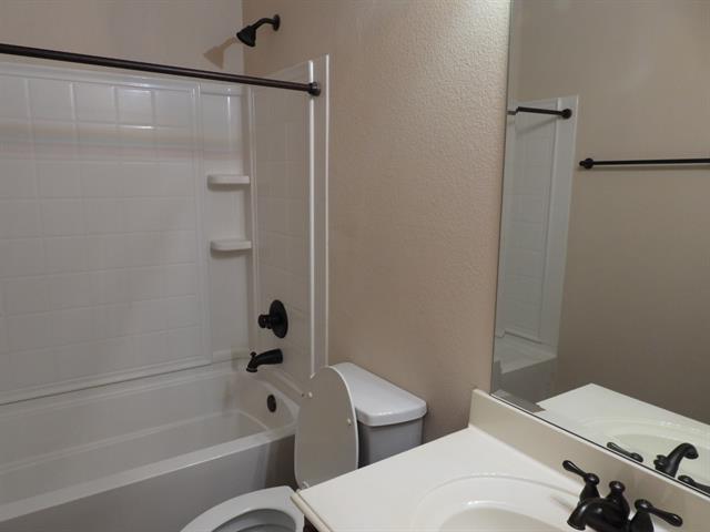 Building Photo - 1311 Fox Glen Trail