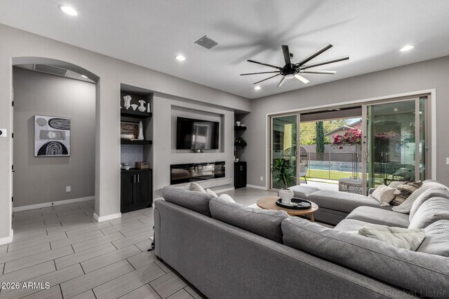 Building Photo - 20399 E Mockingbird Dr