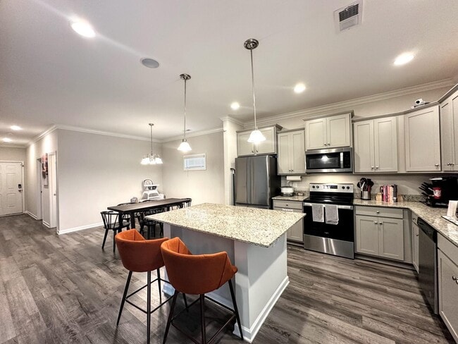 Building Photo - 4025 Thimbleberry Dr