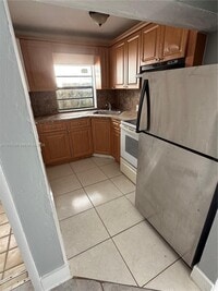 Building Photo - 626 NW 10th Terrace