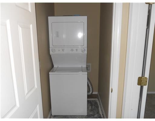 Building Photo - 2221 Skyler Dr