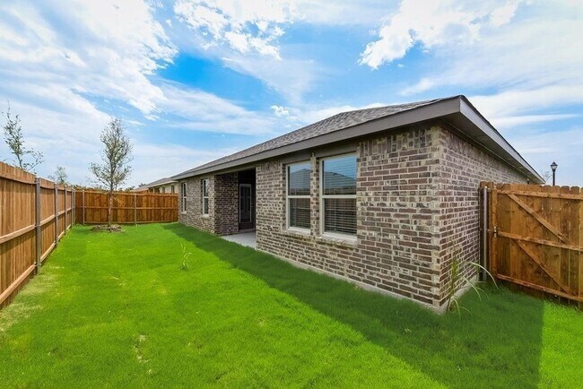 Building Photo - 2905 Jasmine Dr