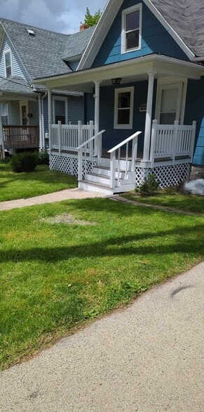 Building Photo - 1219 Burton St