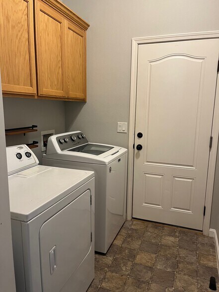 Separate laundry room - 7431 Stonefield Dr