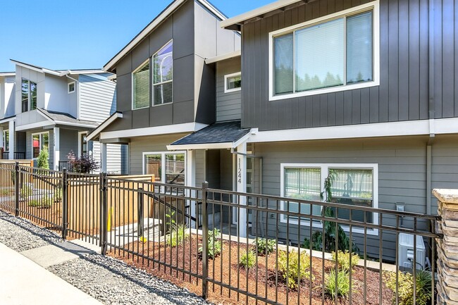 Building Photo - Brand New Townhome in Pleasant Valley Vill...