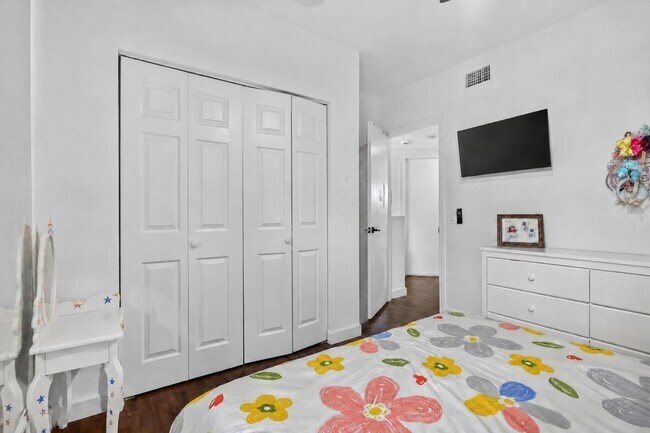 Building Photo - 5315 SW 125th Ave