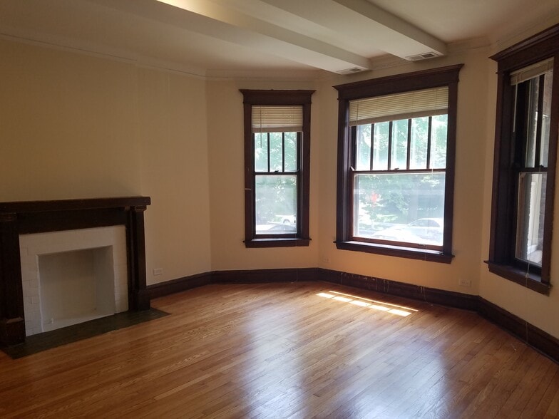 1st floor living room - 1228 W Columbia Ave