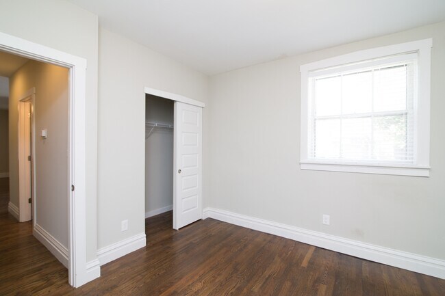 Building Photo - 3116 Lackland Ave
