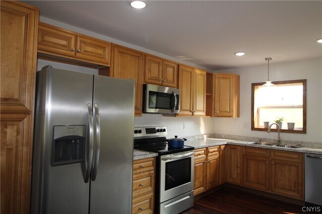 Building Photo - 1601 Lighthouse Hill Rd