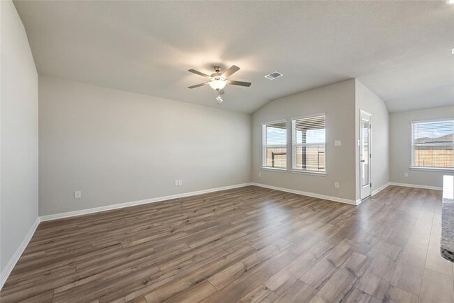 Building Photo - 112 Short Toed Swoop