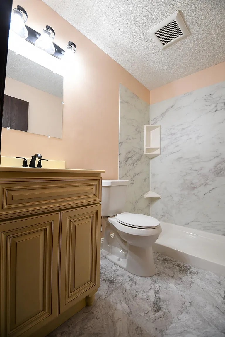 Bathroom - 2930 Blaisdell Ave