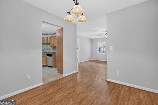 Building Photo - 72 Victorian Cir
