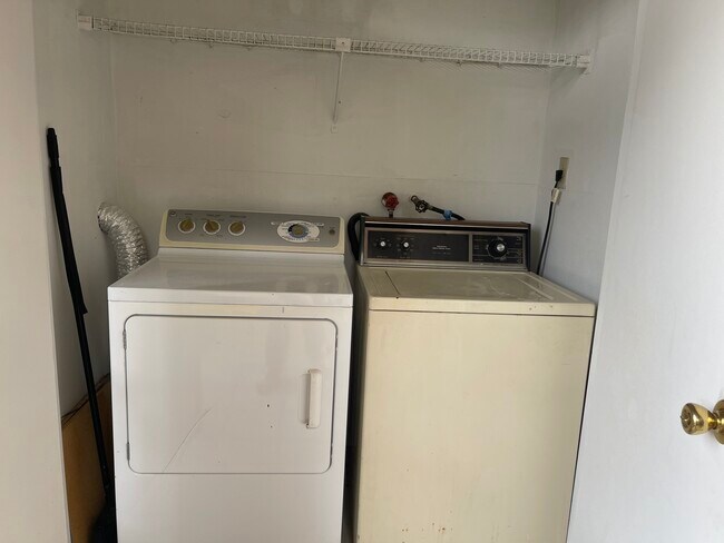 Washer/ Dryer - 4814 S Semoran Blvd