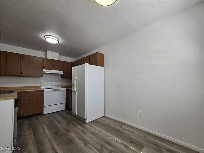 Building Photo - 2742 Alicialynn Way