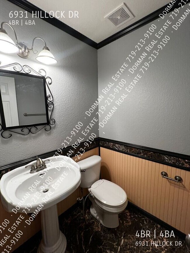 Building Photo - 6931 Hillock Dr