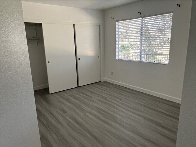 Building Photo - 2612 Avenida Del Vista