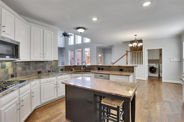 Building Photo - 4017 Saltburn Dr