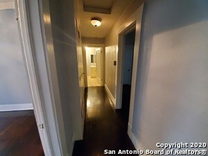 Building Photo - 1609 W Magnolia Ave