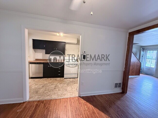 Building Photo - 925 Lafayette St