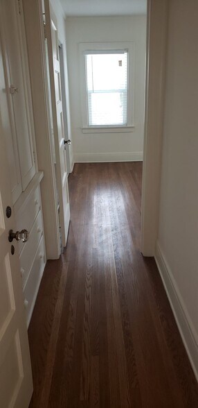 Building Photo - 1510 S Van Ness Ave