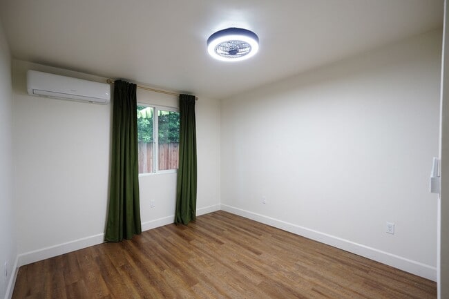 Building Photo - 4773 Sierra St