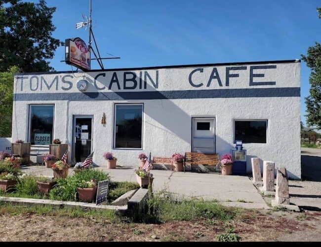 Building Photo - 3344 W South Slope Rd