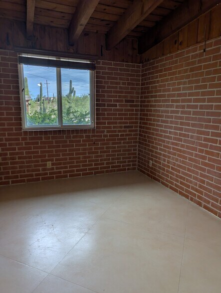 Building Photo - 4140 W Camino Pintoresco