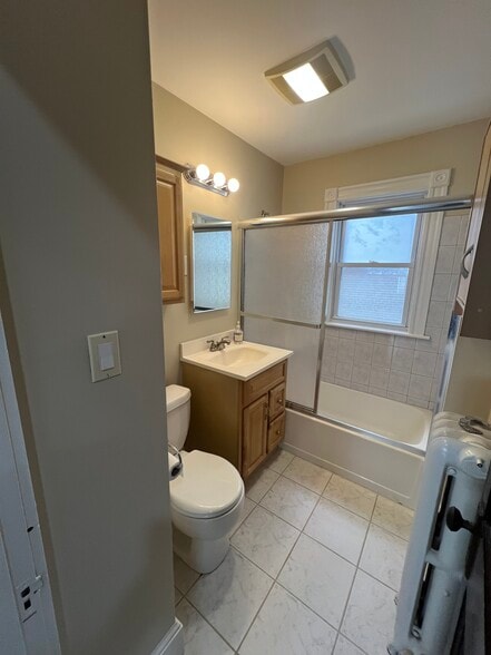 Bathroom - 412 Belgrade Ave