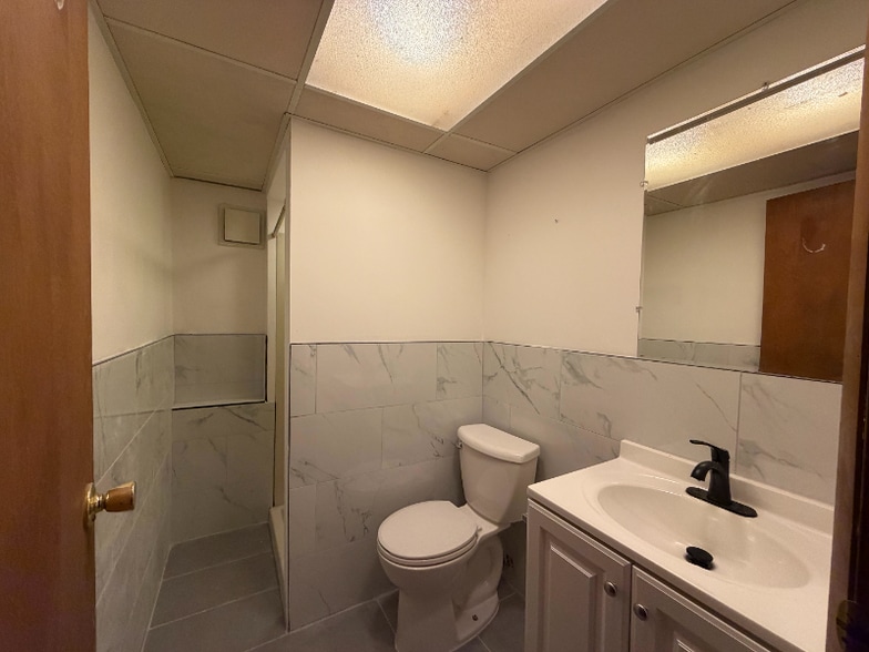 Building Photo - 7431 W 83rd Ln