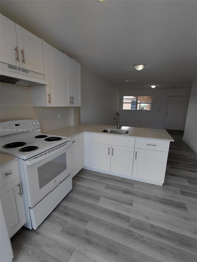 Building Photo - 5435 W 24th Ave