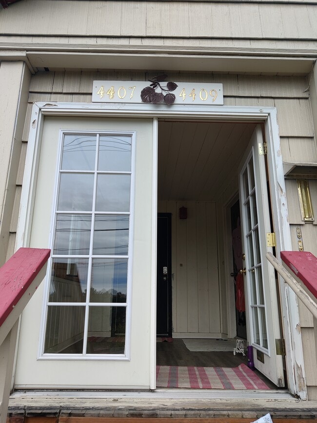 Building Photo - 4407 5th Ave NE