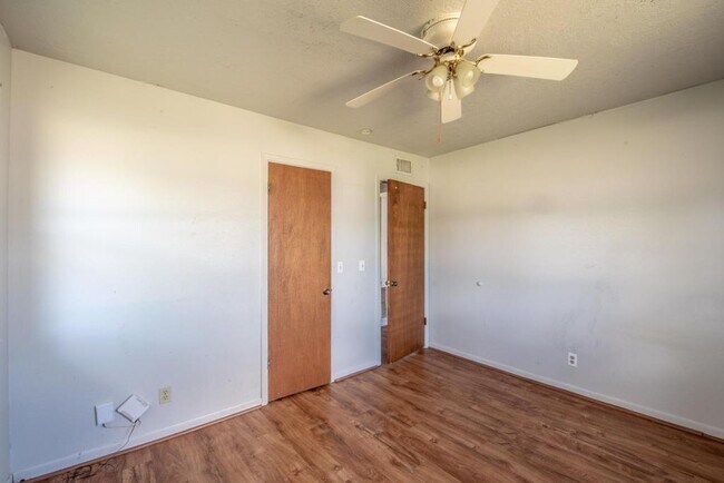 Building Photo - 1801 Cheryl Dr
